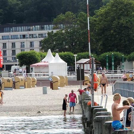 Traveloge Mit Schwimmbad Und Sauna لوبيك المظهر الخارجي الصورة